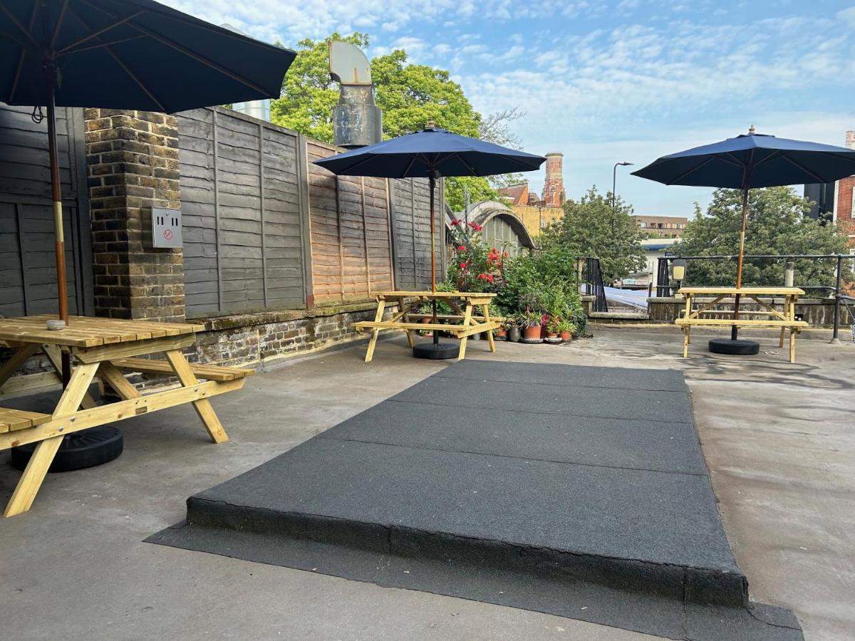 Cricketers Hostel London Exterior photo